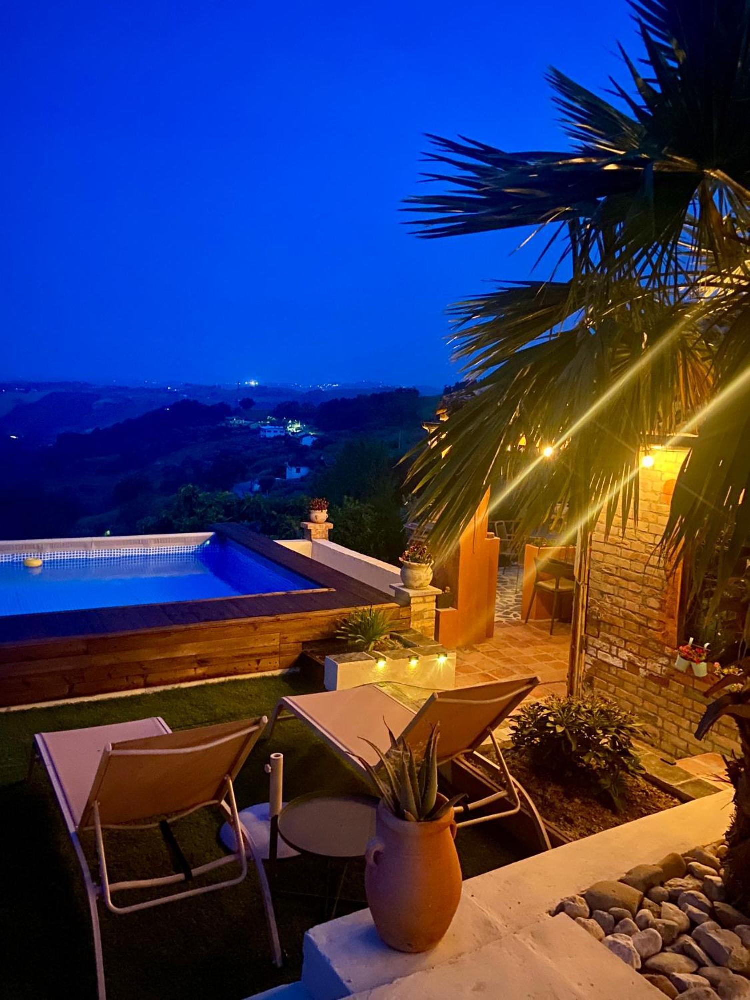 Bed And Adventure Tramontana Resort - Camera Vista Castilenti Exterior foto