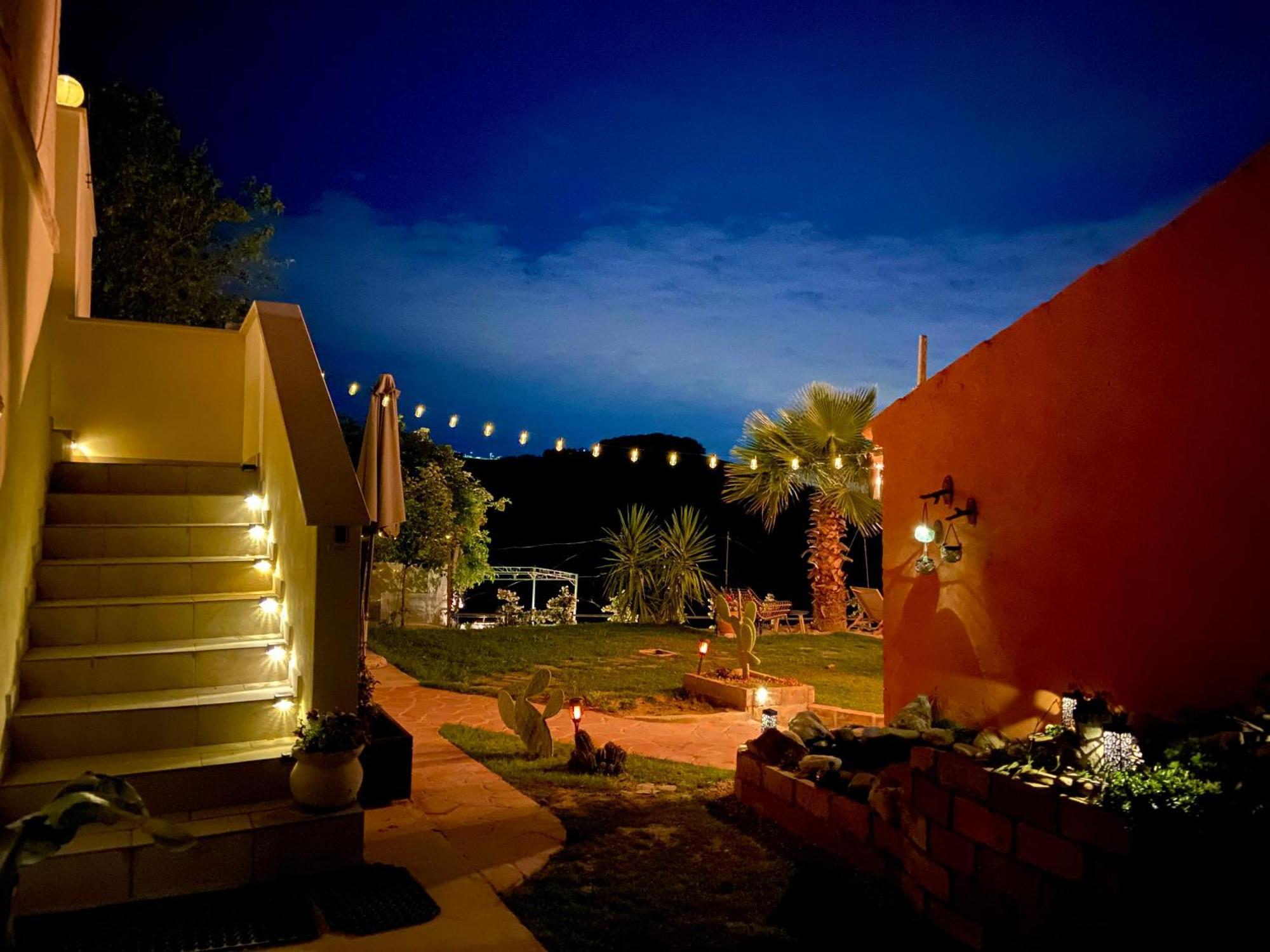 Bed And Adventure Tramontana Resort - Camera Vista Castilenti Exterior foto